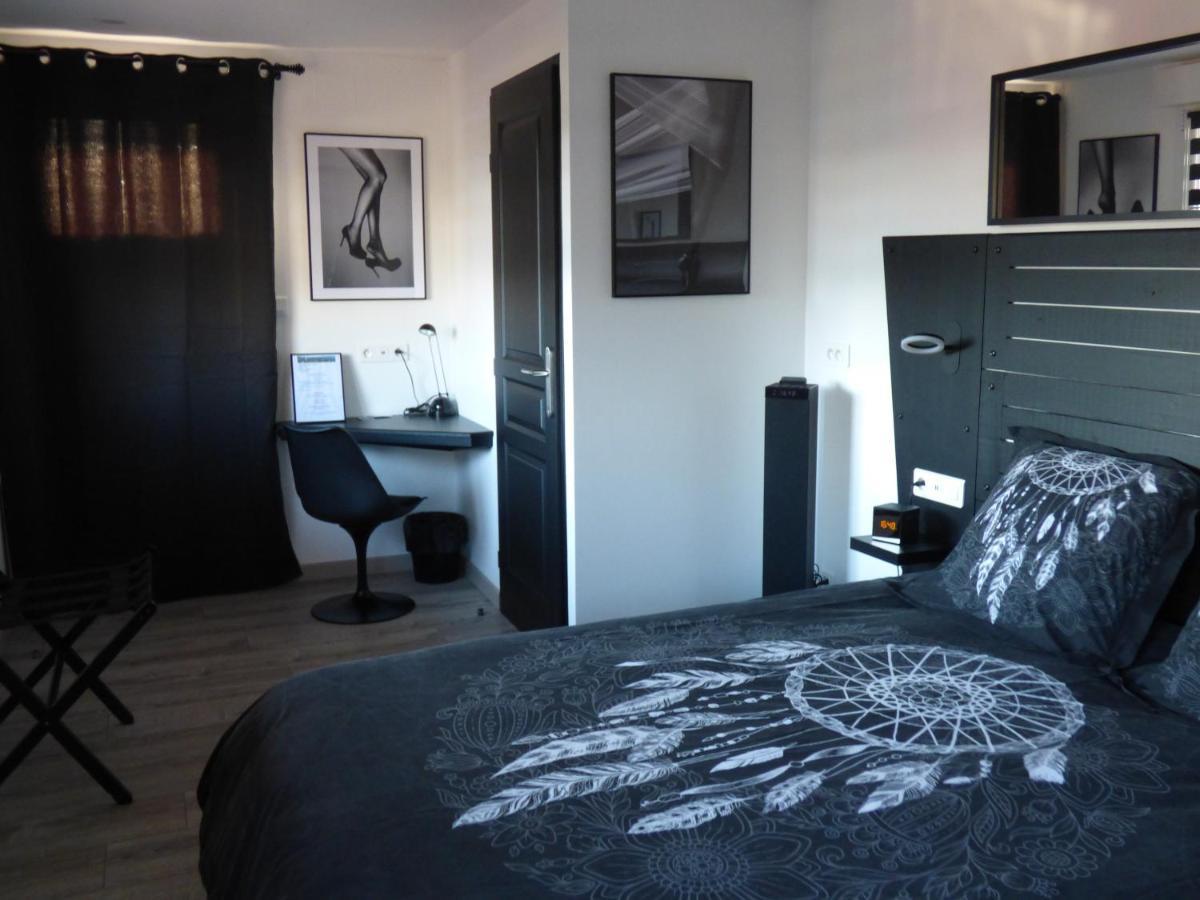 La Colline Aux Yeux Doubs Bed and Breakfast Baume-les-Dames Exteriör bild