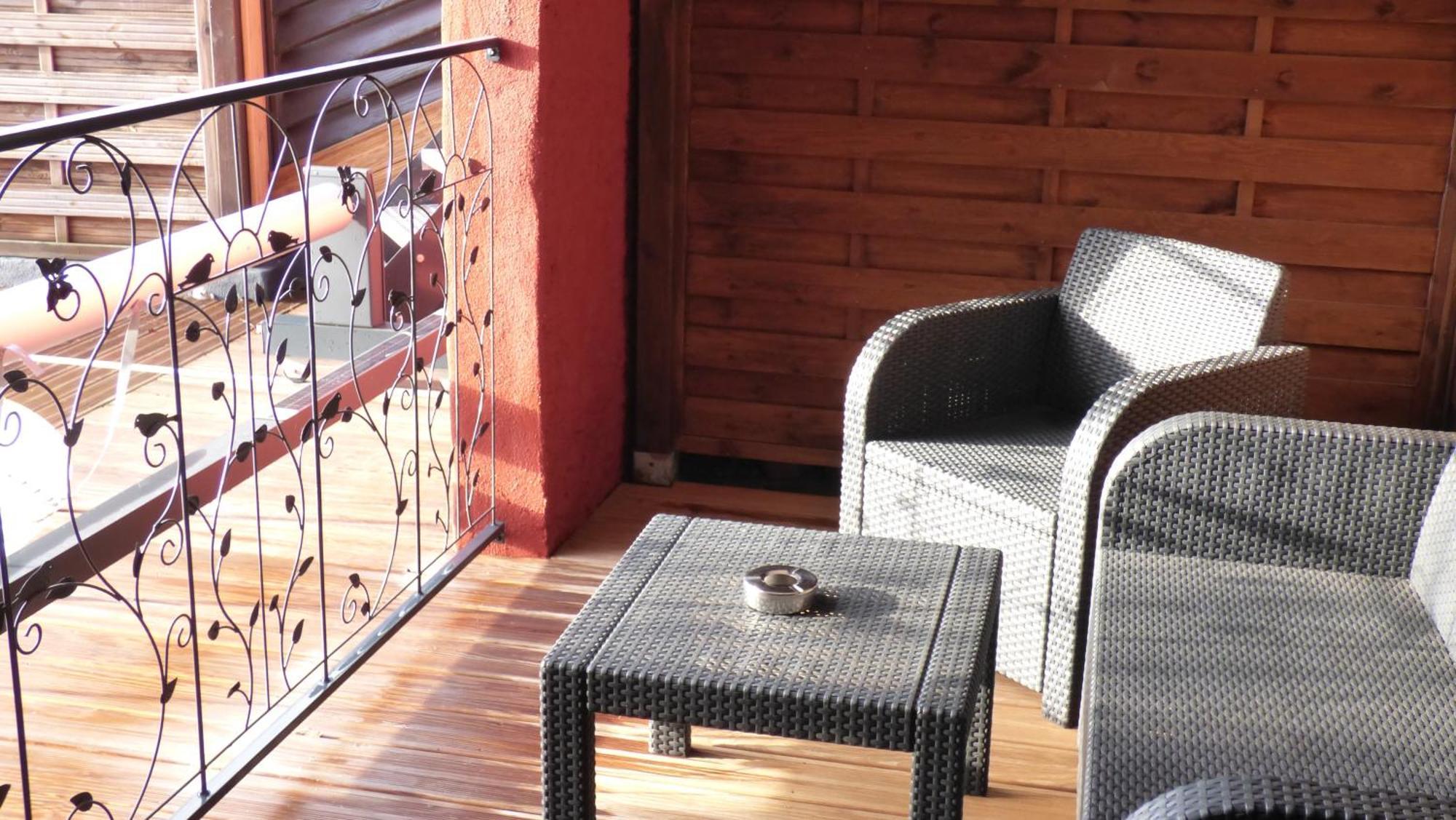 La Colline Aux Yeux Doubs Bed and Breakfast Baume-les-Dames Exteriör bild